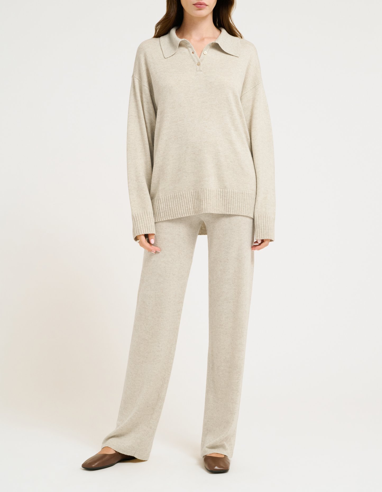 Sweater knit
Henley collar neckline
Dropped shoulder
Baggy fit Sweater