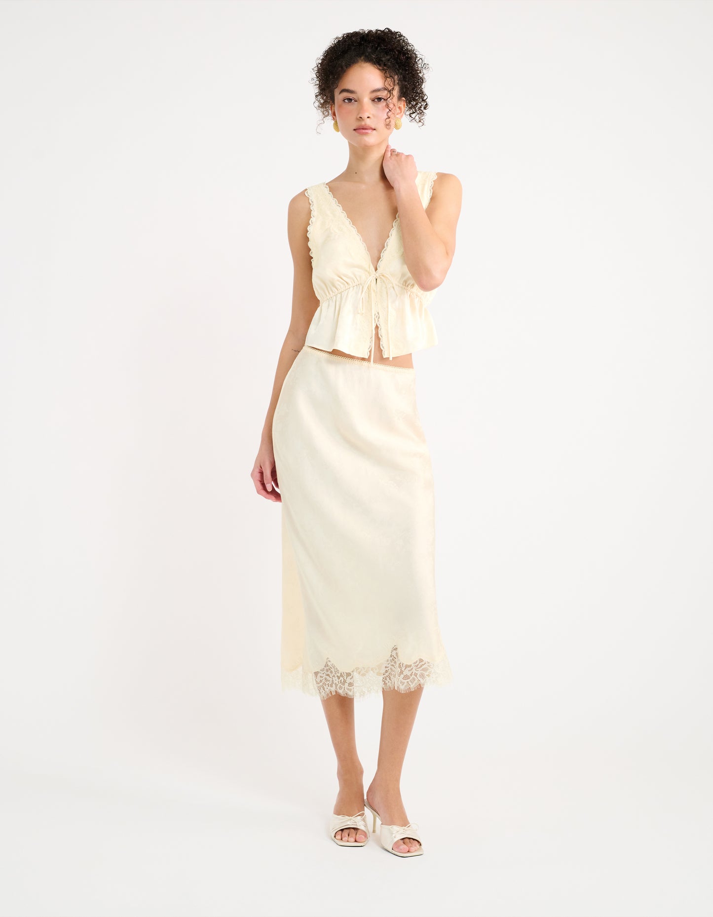 Mid Rise Midi Skirt in ivory jacquard and white lace trim