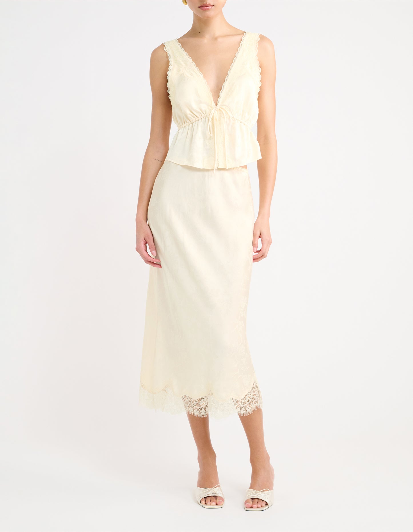 Mid Rise Midi Skirt in ivory jacquard and white lace trim
