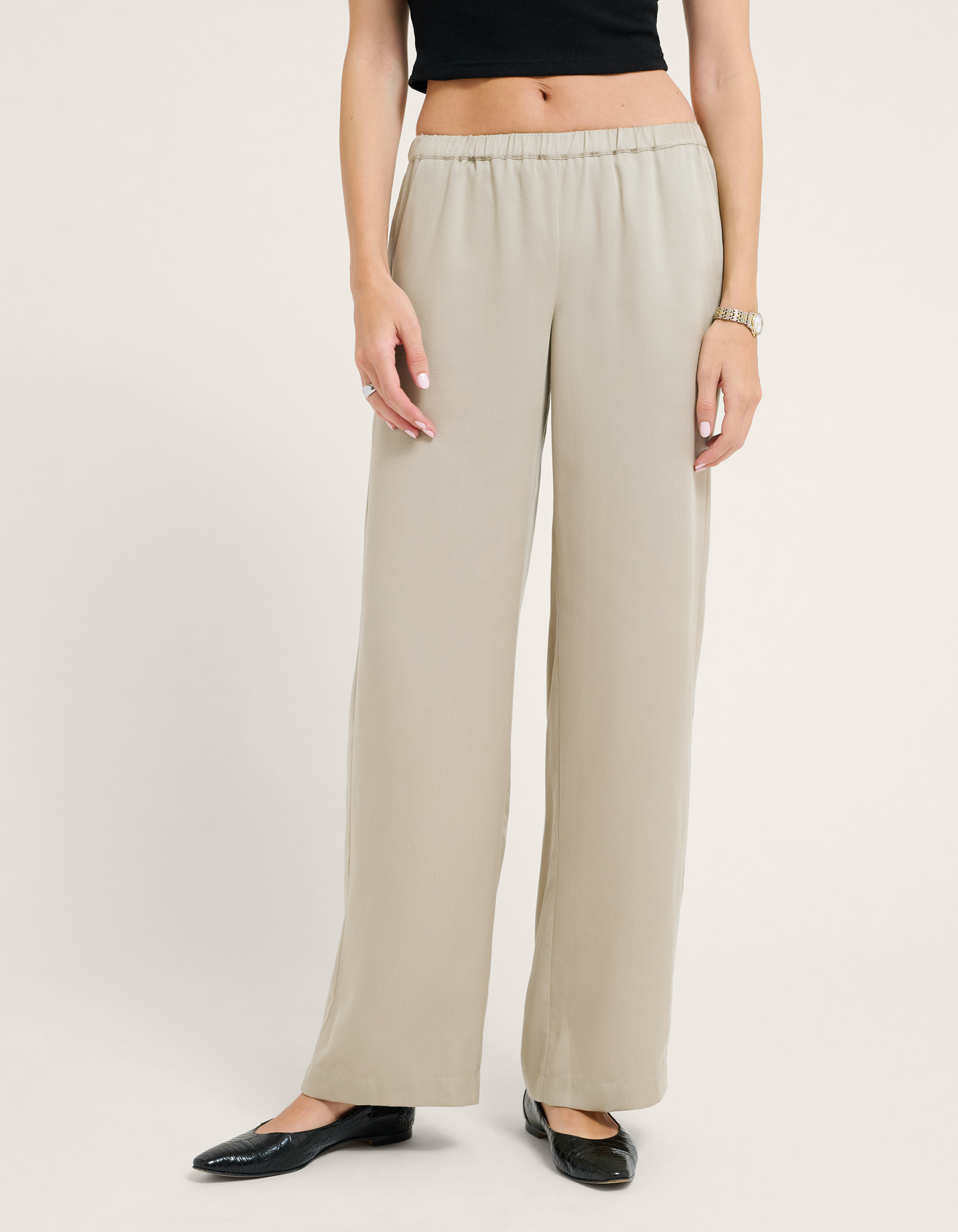 Elastic Waistband, Mid riseTaupe Pants with Side pockets