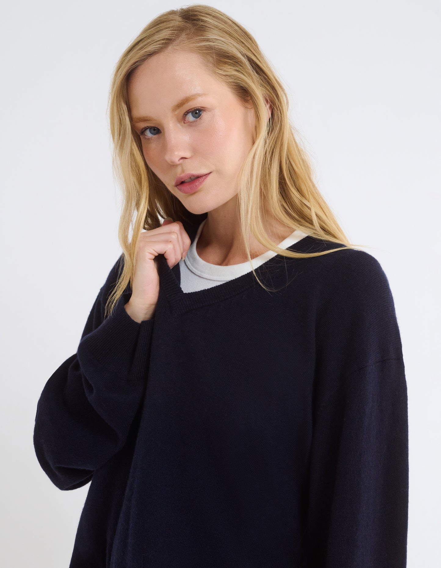 Vail V-Neck Sweater | Navy