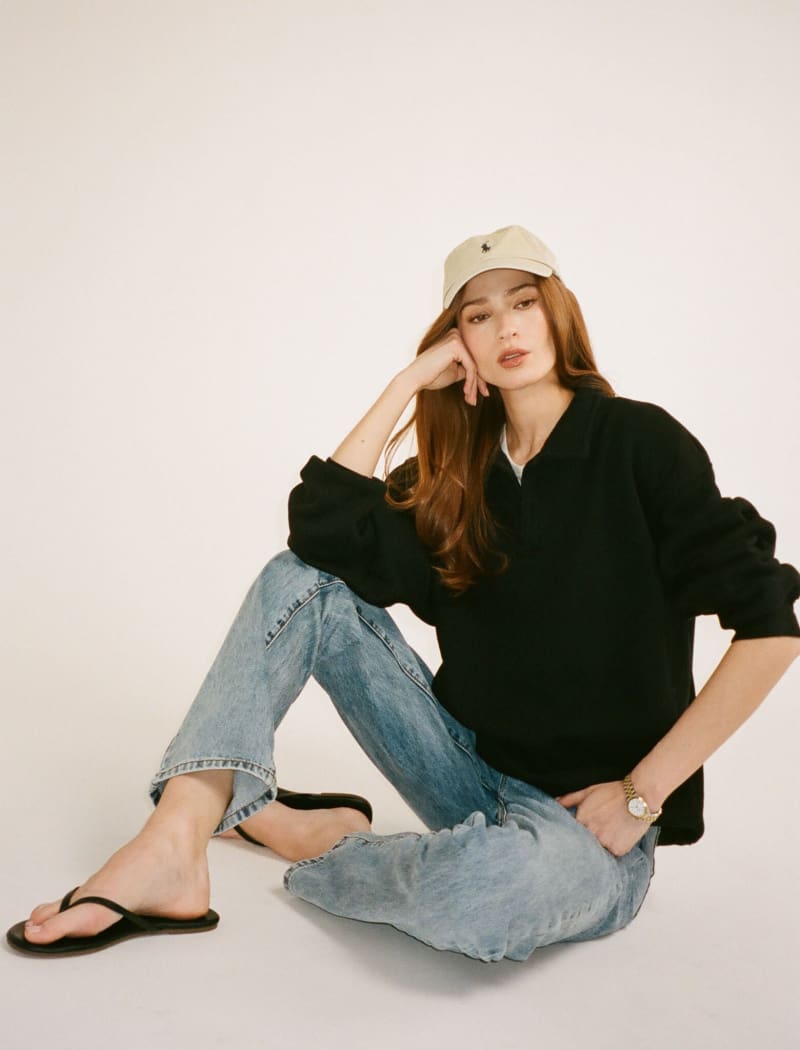 Airport Sweatshirt | Black - Sweaters