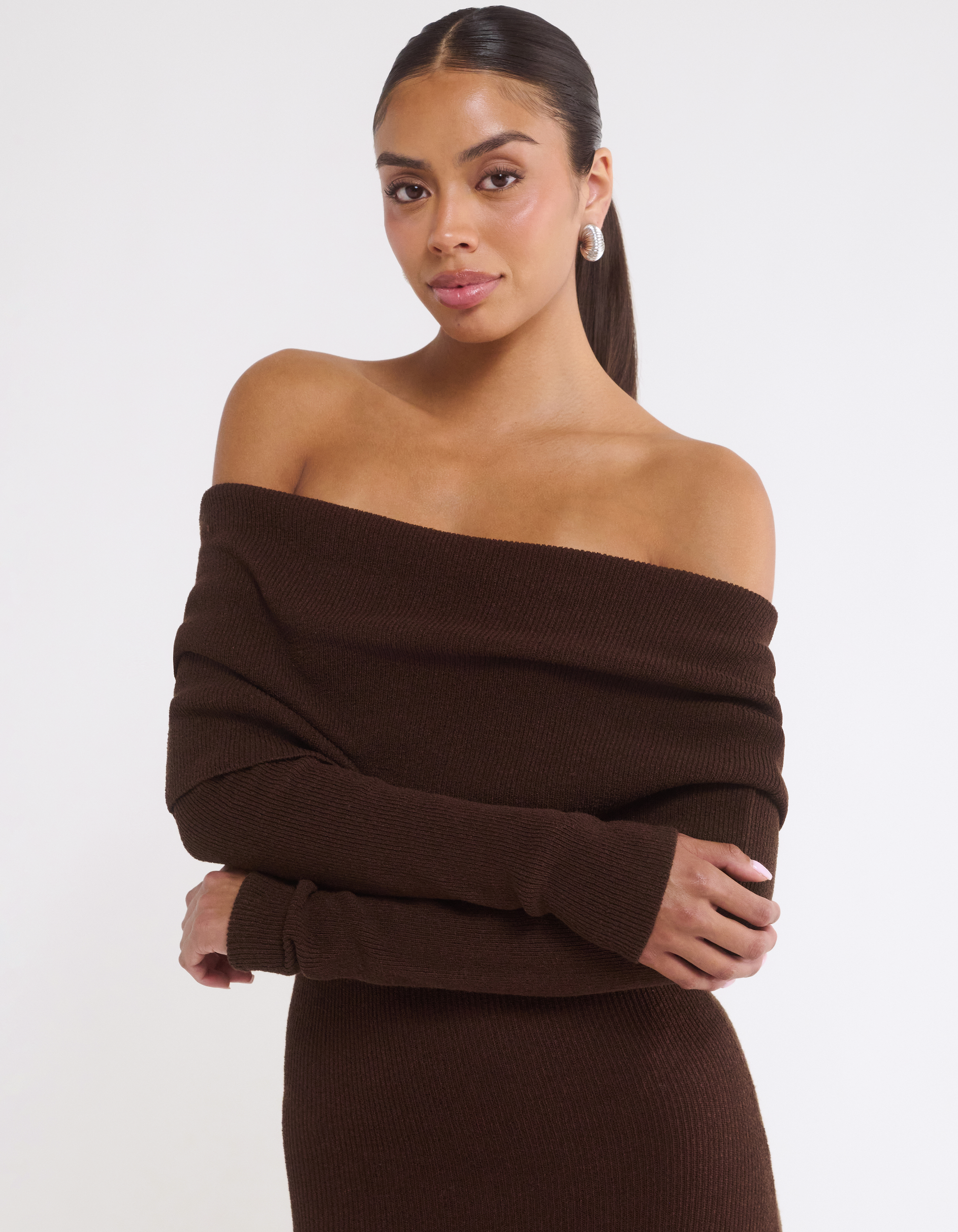 Lightweight slub knit
Off the shoulder neckline
Long sleeve Maxi Dress