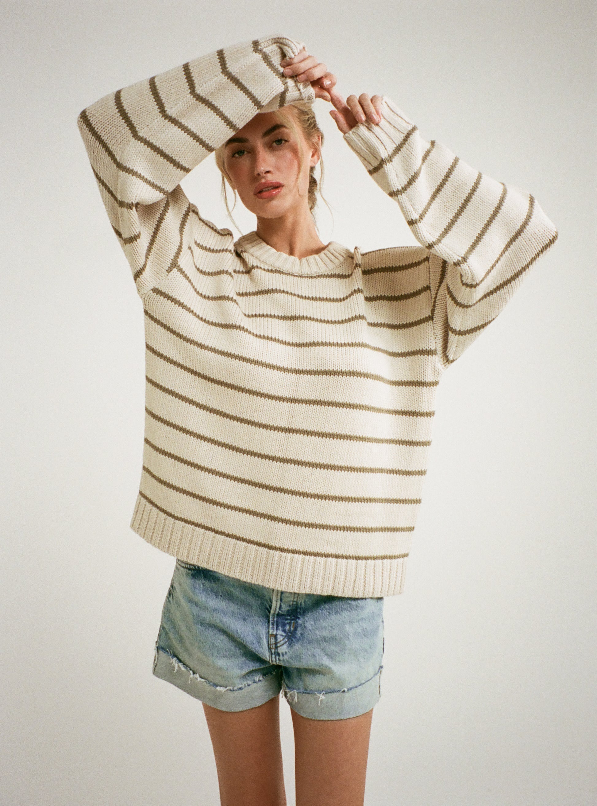 Heavy cotton sweater knit, Yarn dye stripe
,Oversized fit Crewneck, Sweater