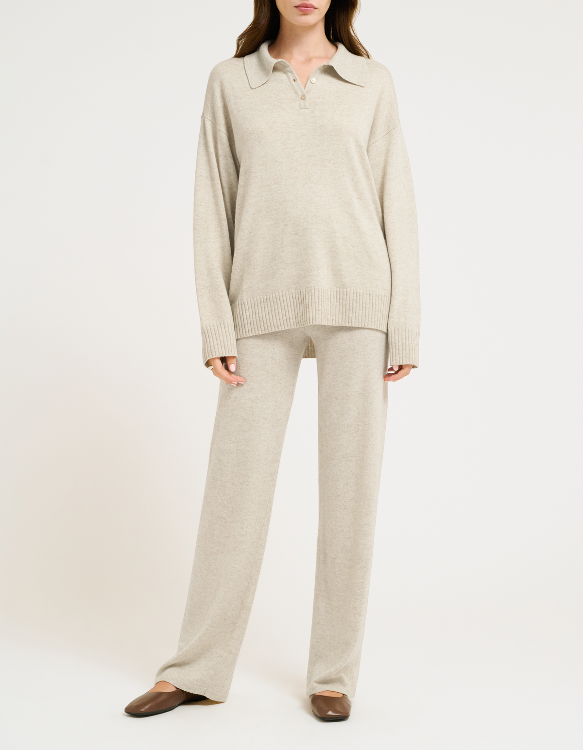 Sweater knit
Henley collar neckline
Dropped shoulder
Baggy fit Sweater