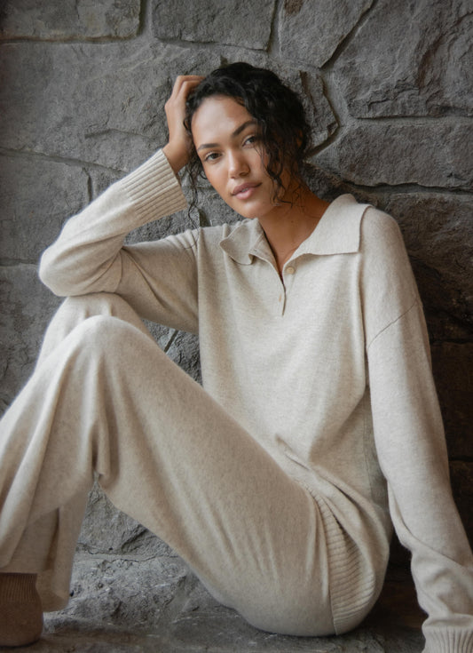 Elastic waistband Mid rise Straight leg Pant