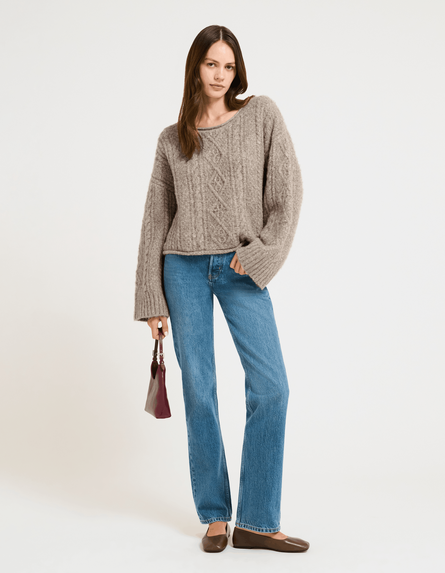 Boxy cropped fit, Crew neck Sweater