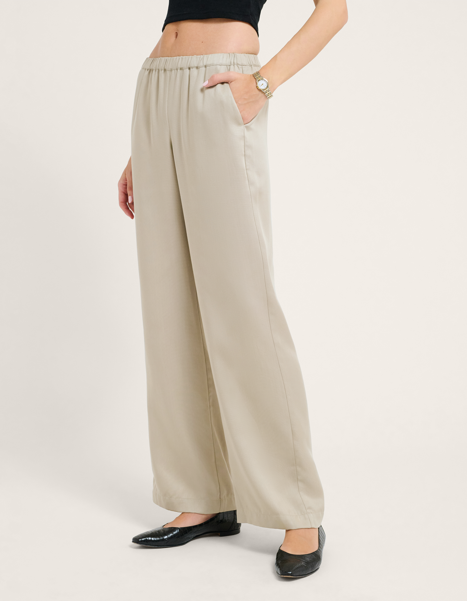 Elastic Waistband, Mid riseTaupe Pants with Side pockets