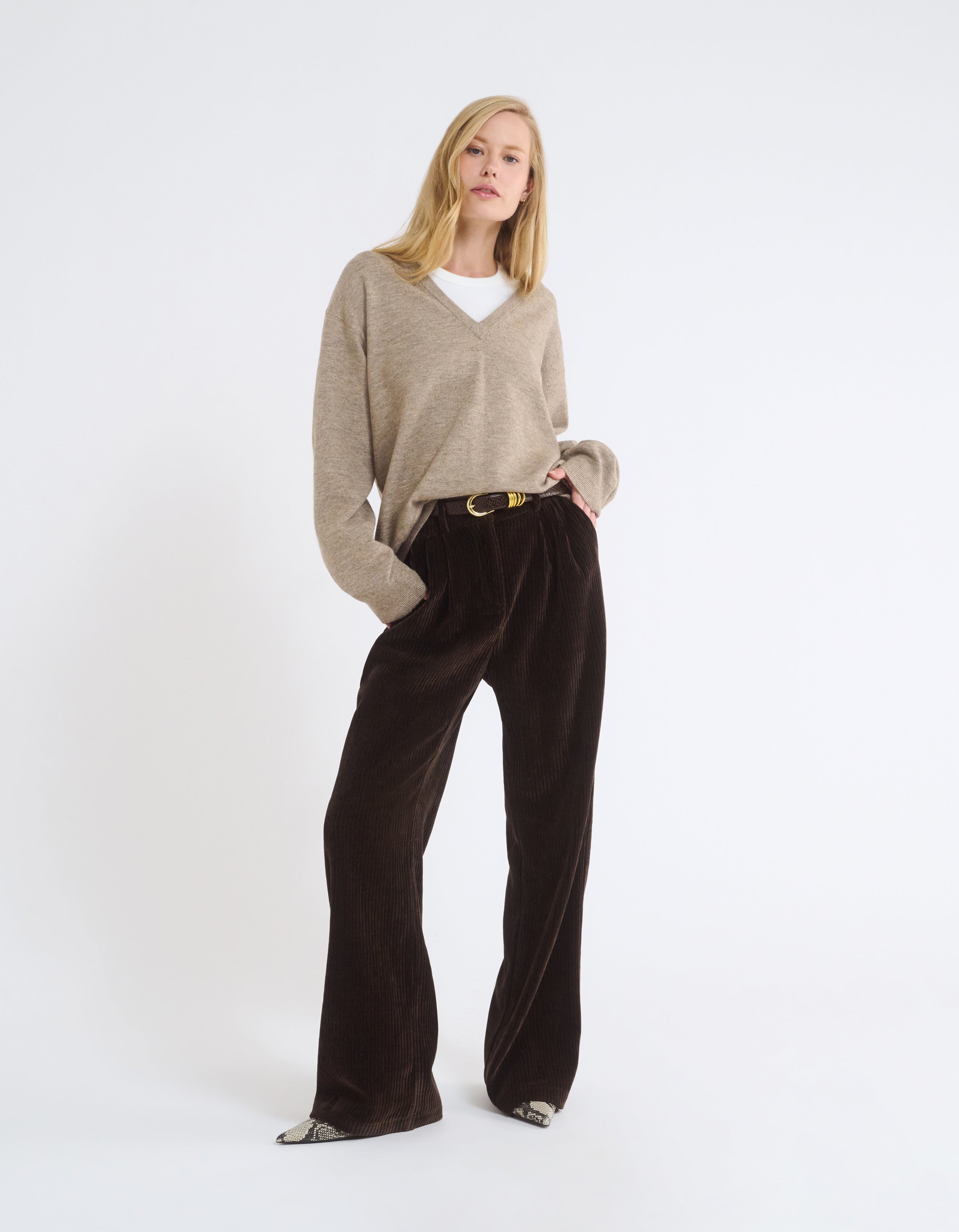 Vail V-Neck Sweater | Mocha Heather – Rumored