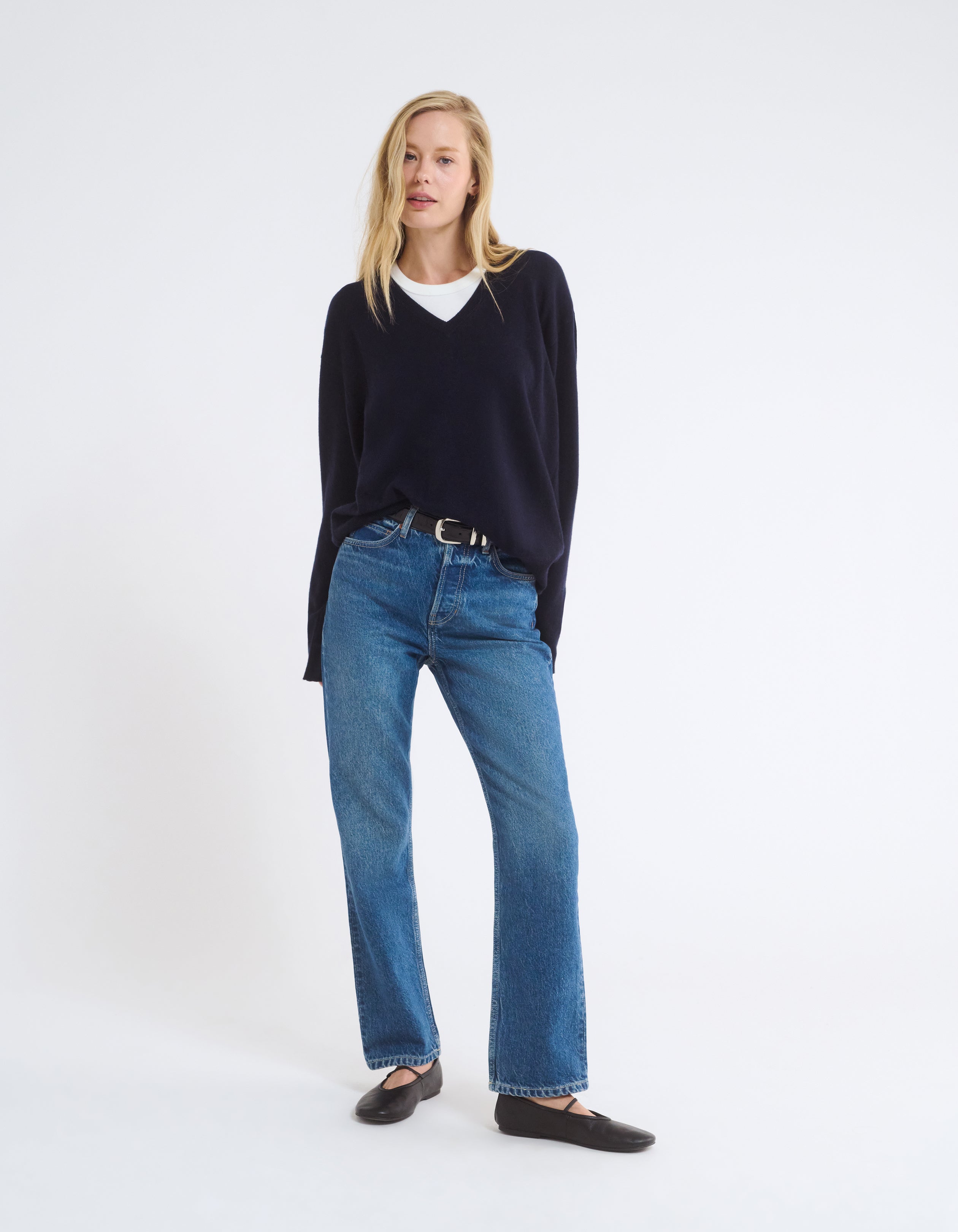 Vail V-Neck Sweater in Navy | Shop Women's Knitwear – Rumored