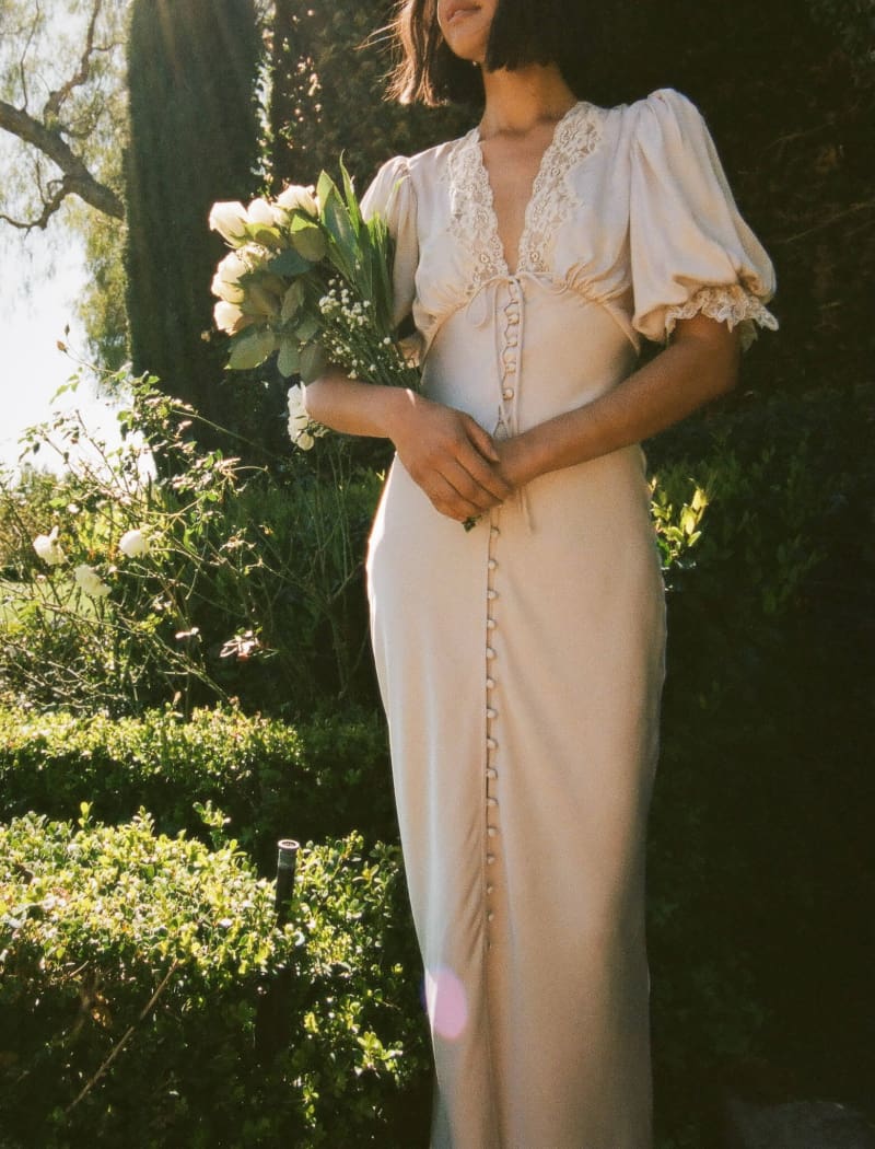 fitted lace wedding dress Rumored