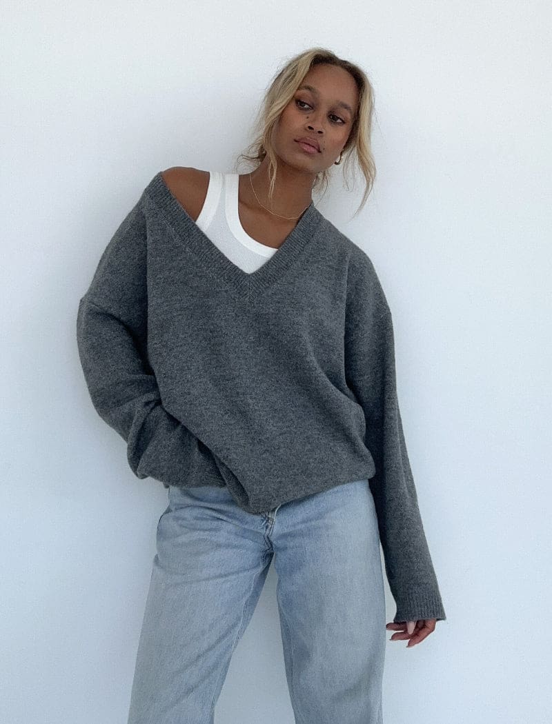 Hunter V-Neck Sweater | Charcoal - Knitwear