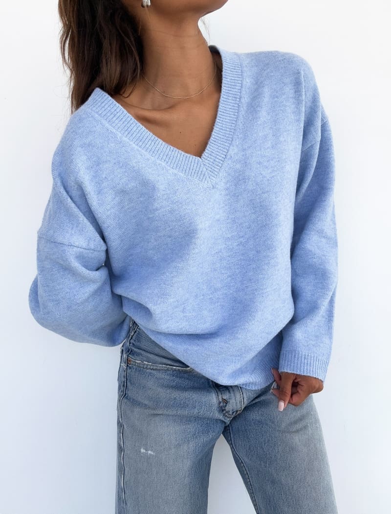 Hunter V-Neck Sweater | Cloud - Sweaters