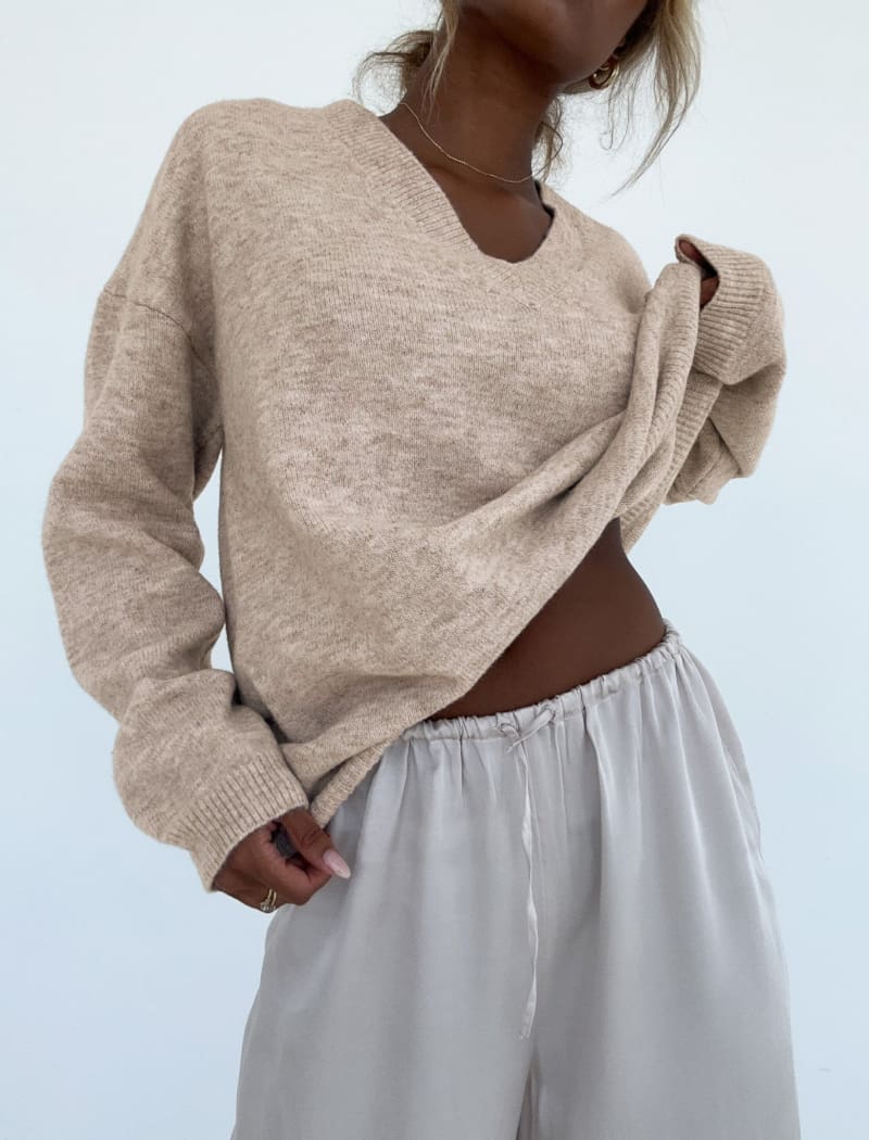 Hunter V-Neck Sweater | Oatmeal Heather - Knitwear